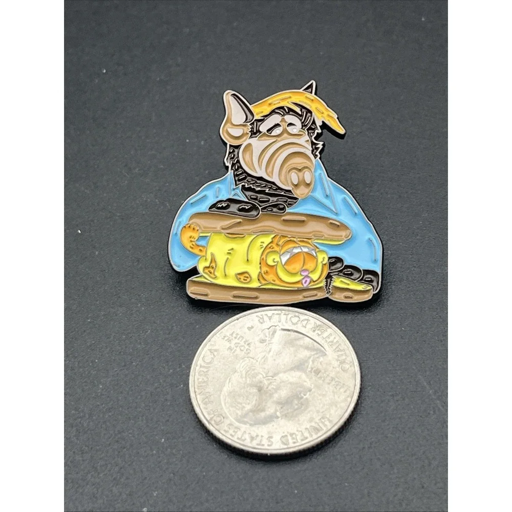 ALF Garfield Cat Sandwich Lapel Hat Pin‎